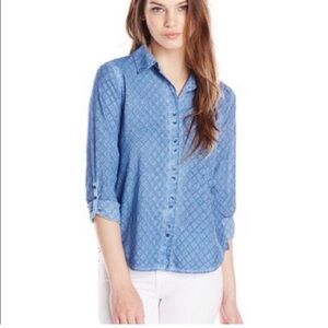 C&C California Women's Chambray Eyelet Button Up- small